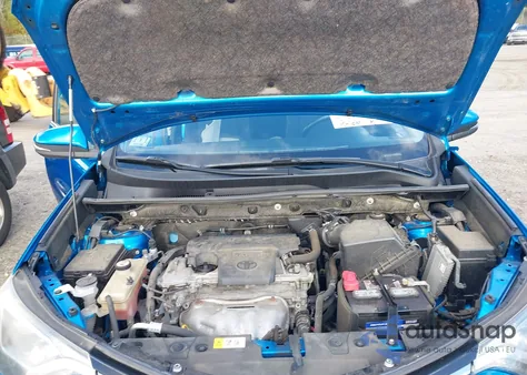 2018 Toyota Rav4 Xle z USA, uszkodzony, nr VIN JTMRFREV9JD226773